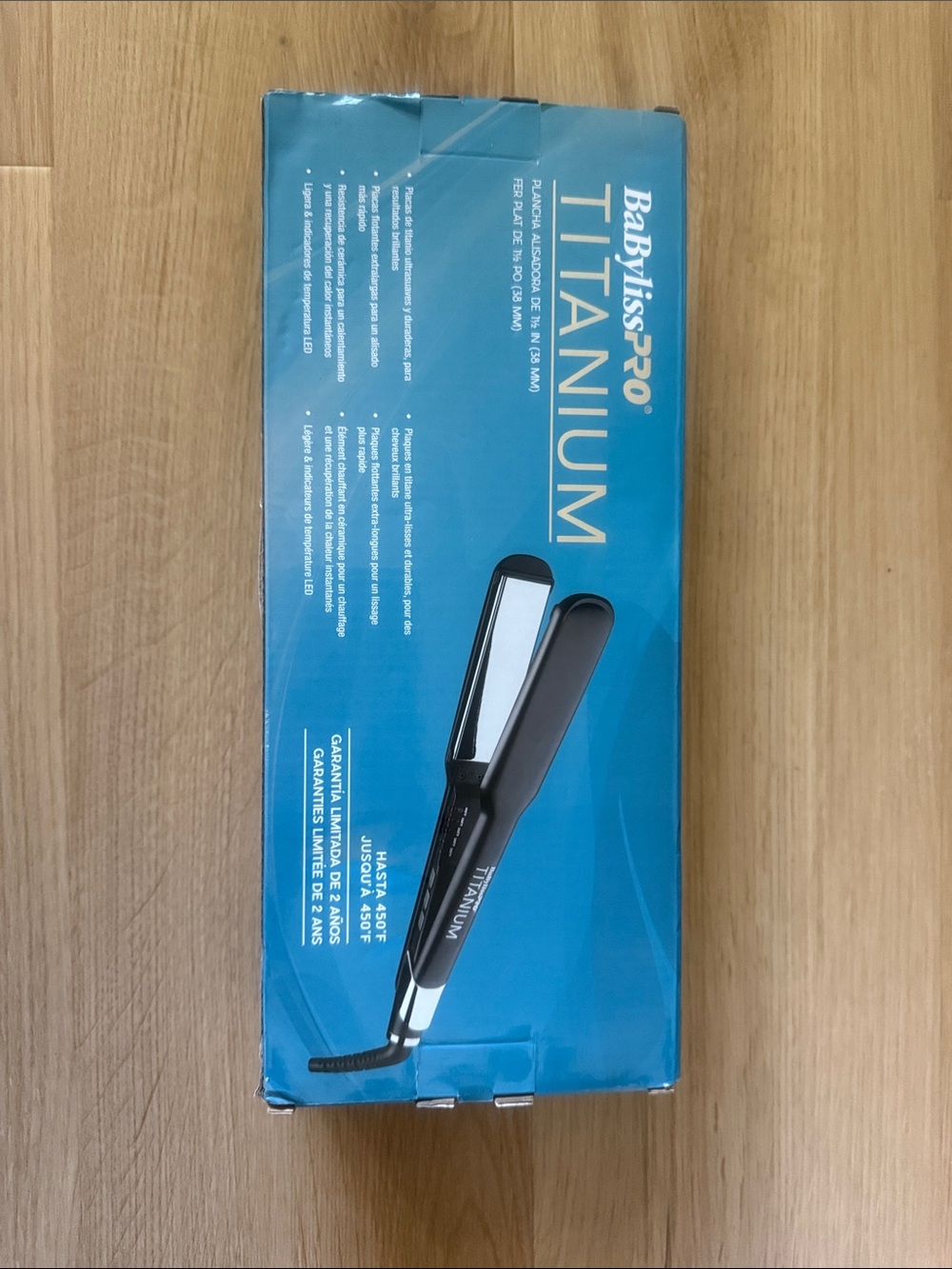 BaBylissPRO Titanium Black Hair Straightener on Blue Box